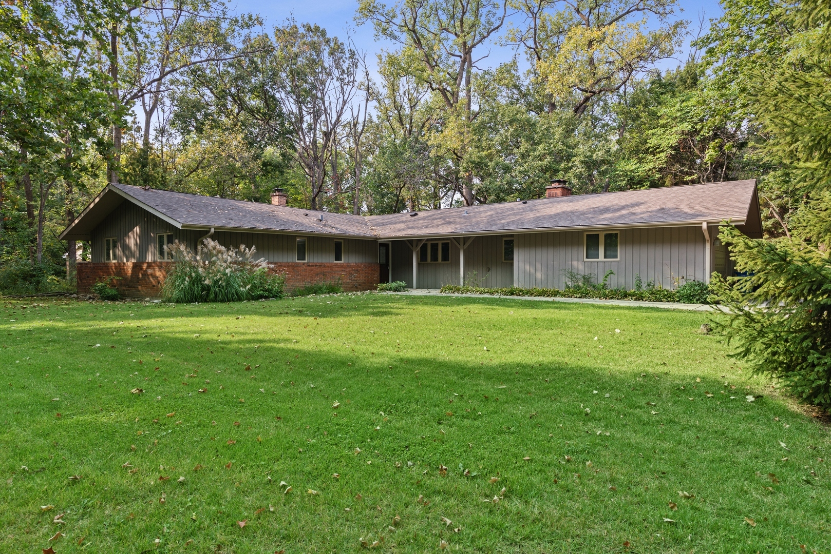 Property Photo:  2800 Riverwoods Road  IL 60015 