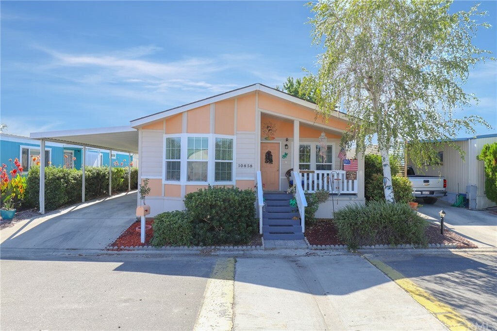 Property Photo: 10858 Los Pueblos 16 CA 93422