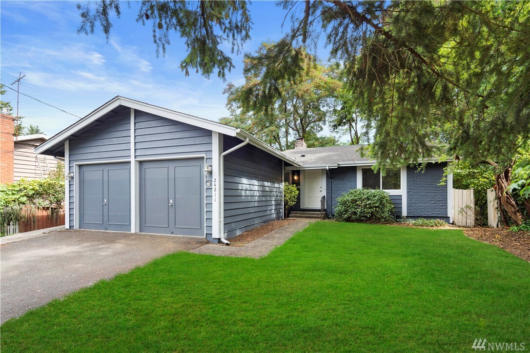 Property Photo:  24211 77th Place W  WA 98026 