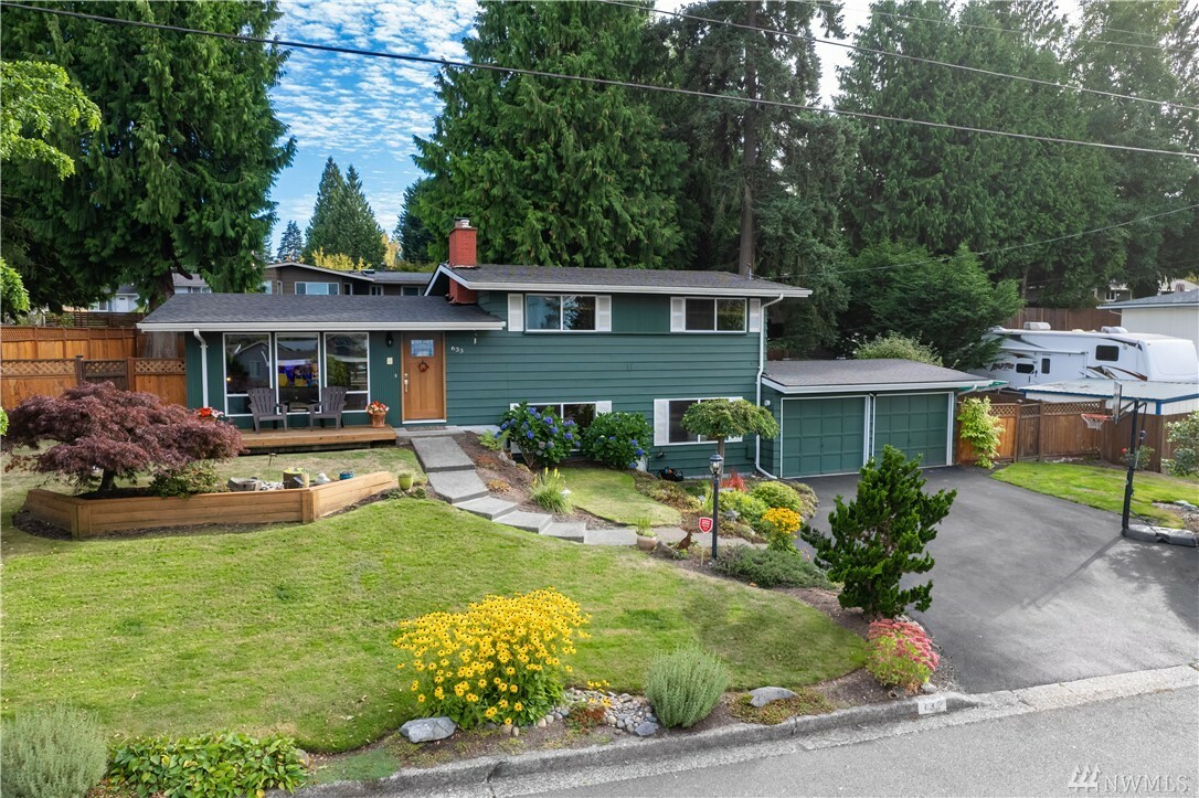 Property Photo:  633 SW 299th St  WA 98023 