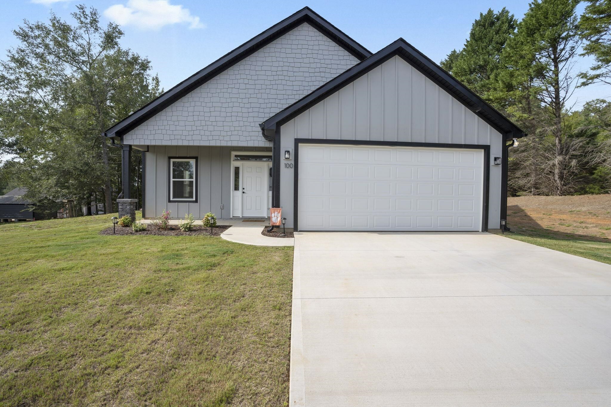 Property Photo:  100 Meadowinds Drive  SC 29306 