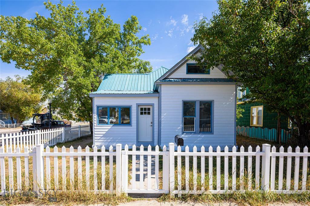 Property Photo:  501 Pine Street  MT 59711 