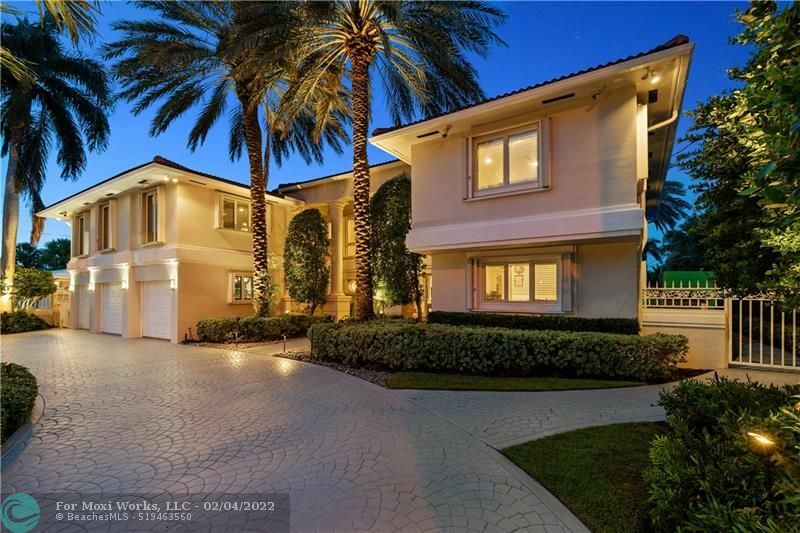 Property Photo:  2817 NE 26th Ct  FL 33306 