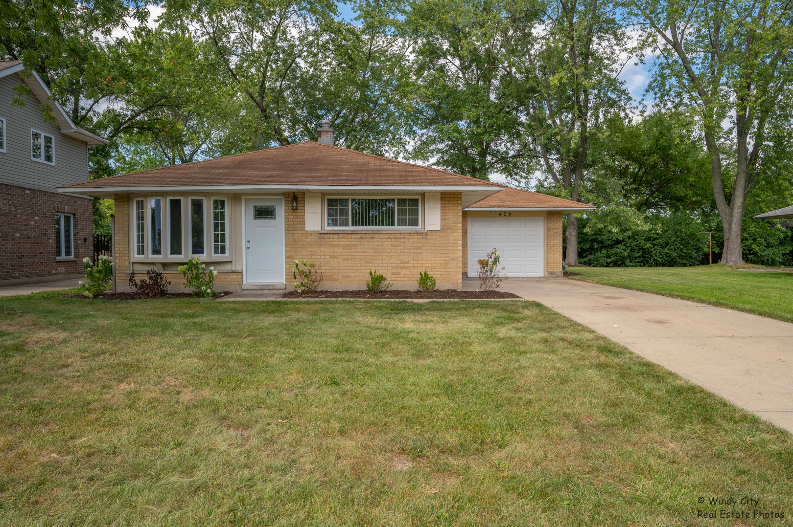 Property Photo:  408 W Thomas Street  IL 60004 