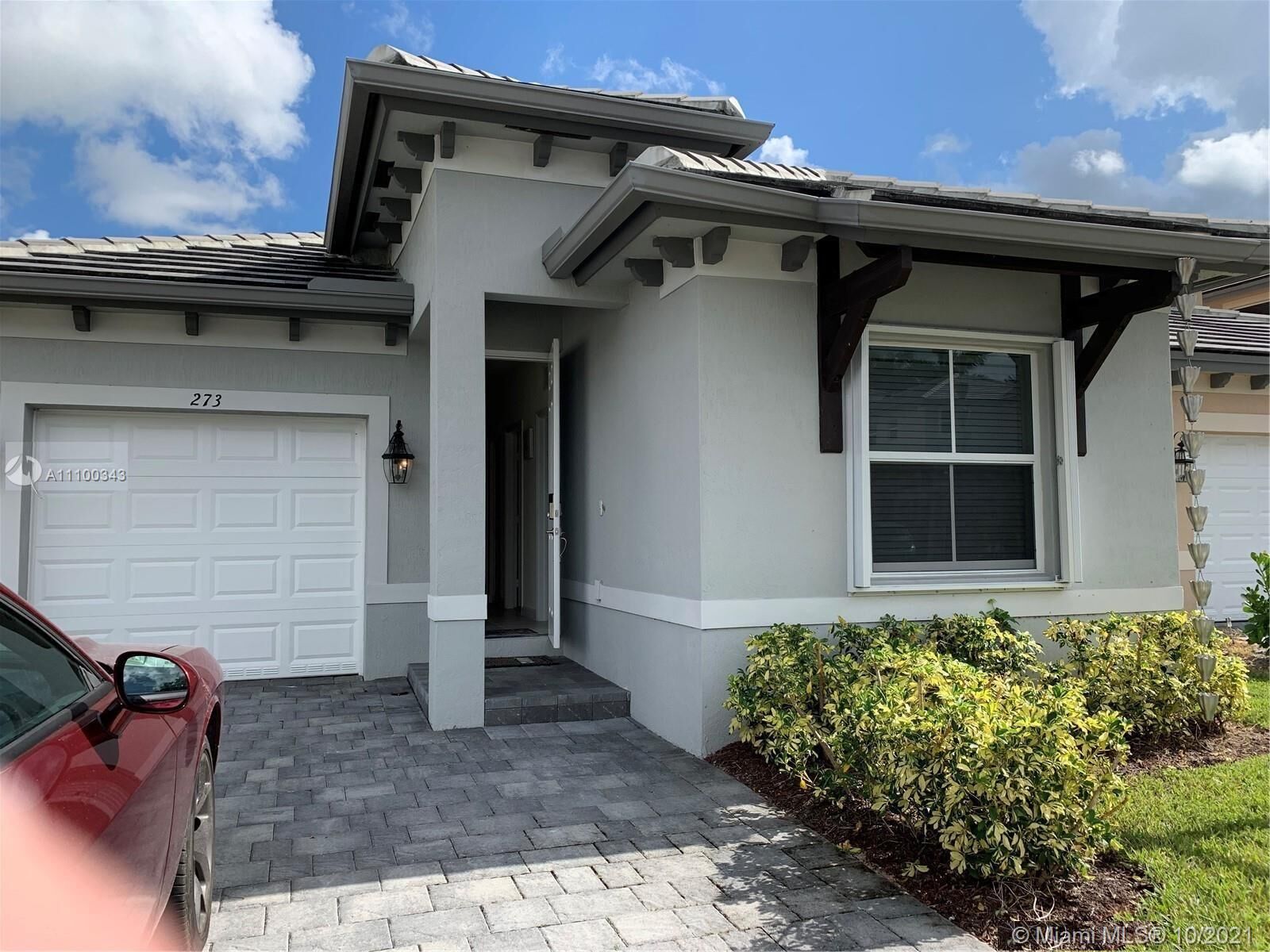 Property Photo: 273 SE 31st Ave FL 33033