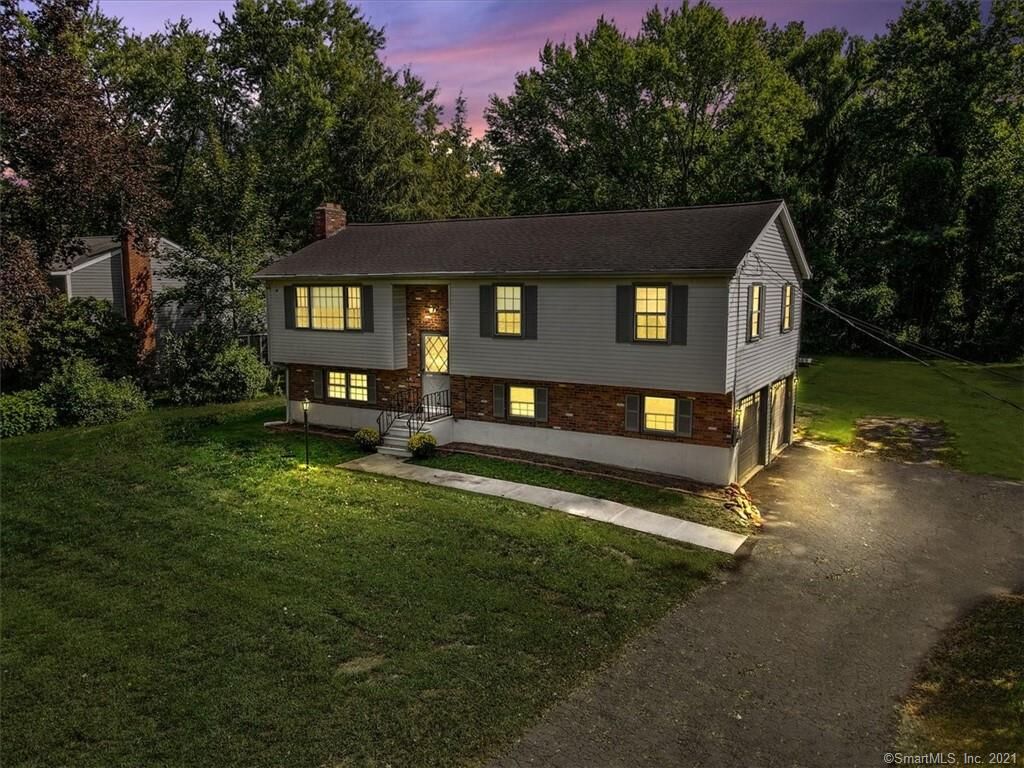 Property Photo:  