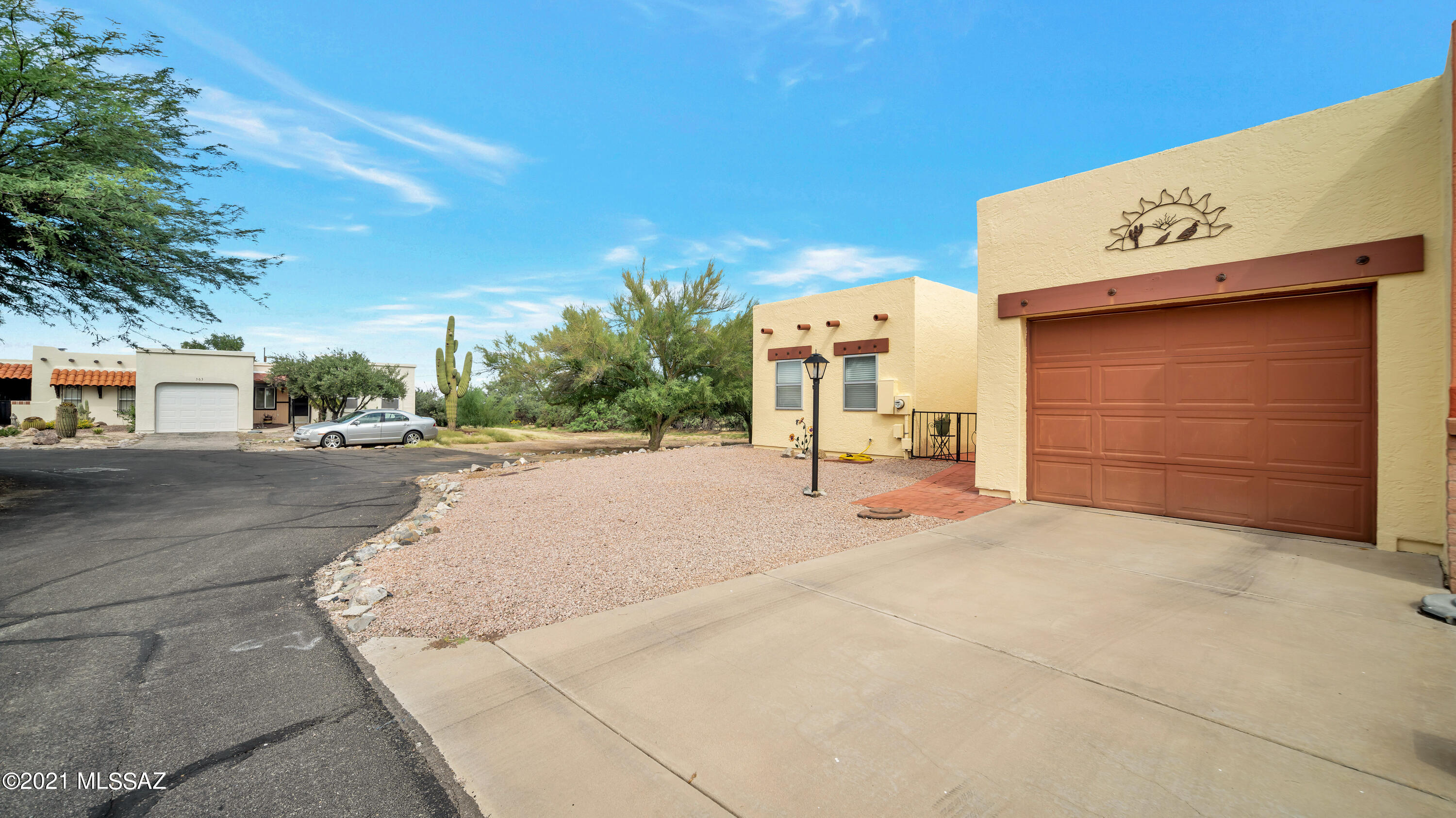 Property Photo: 352 E Paseo Azul AZ 85614