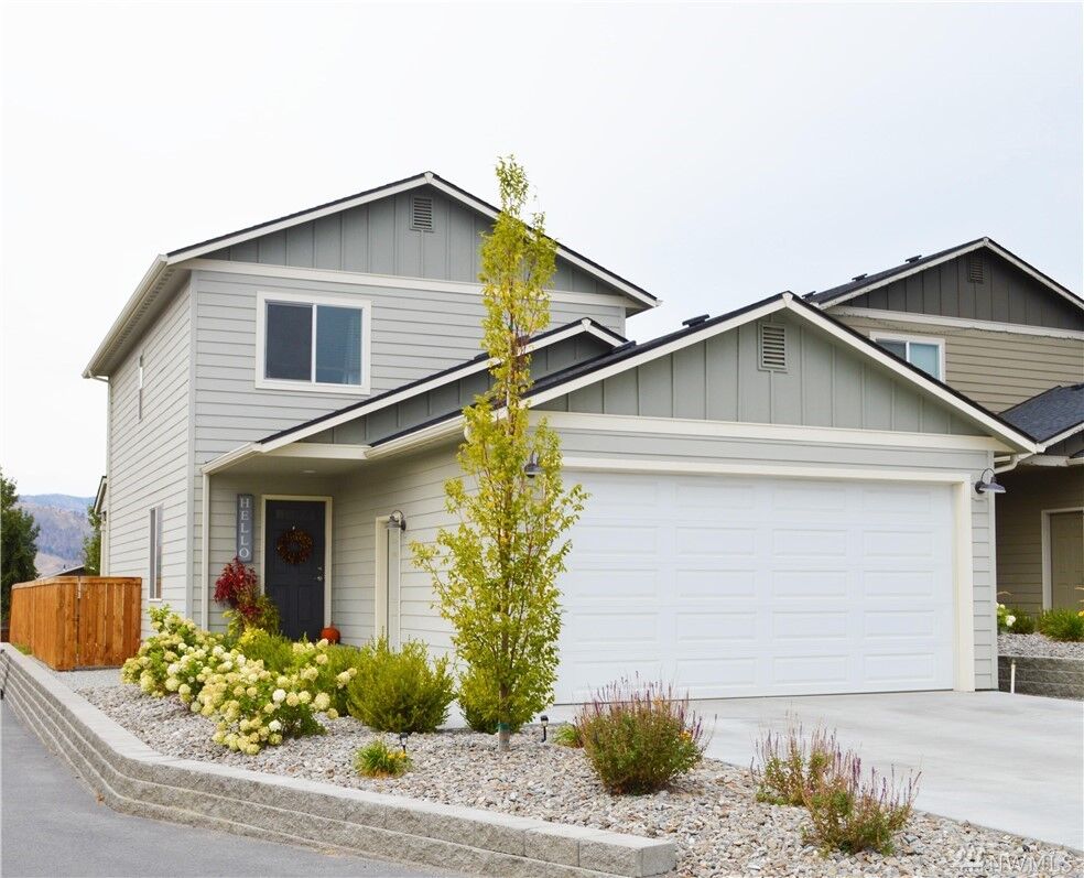 Property Photo: 456 S Kansas Lp WA 98802