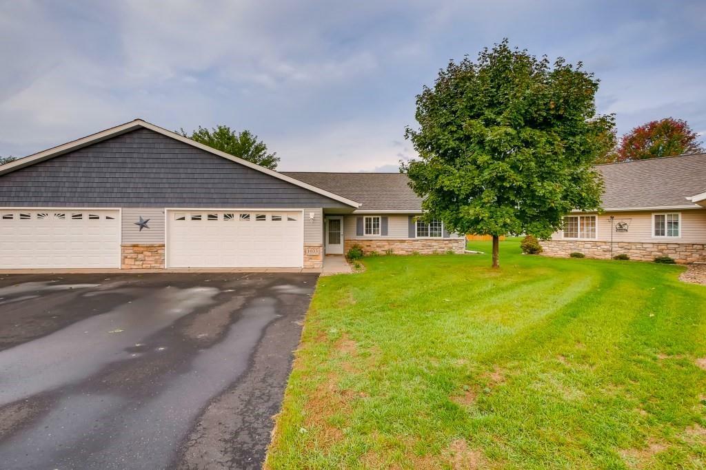 Property Photo:  1033 W Ridge Court  WI 54017 