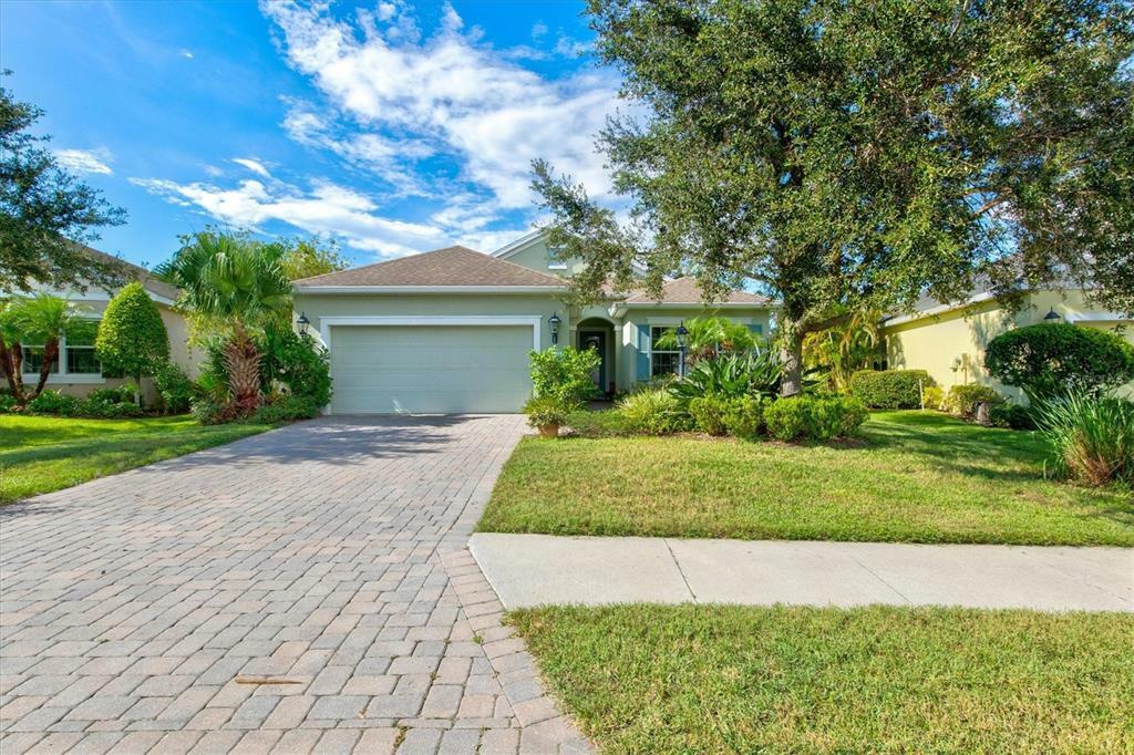 Property Photo:  1320 Morning Sky Glen  FL 34208 