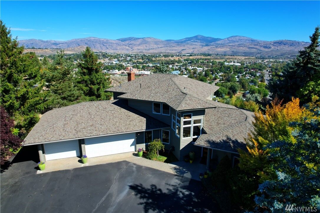 Property Photo:  25 Black Rd  WA 98841 