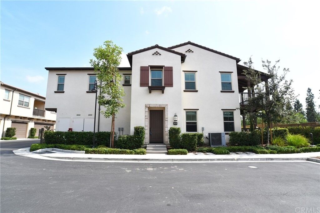 Property Photo:  122 Bishop  CA 92620 