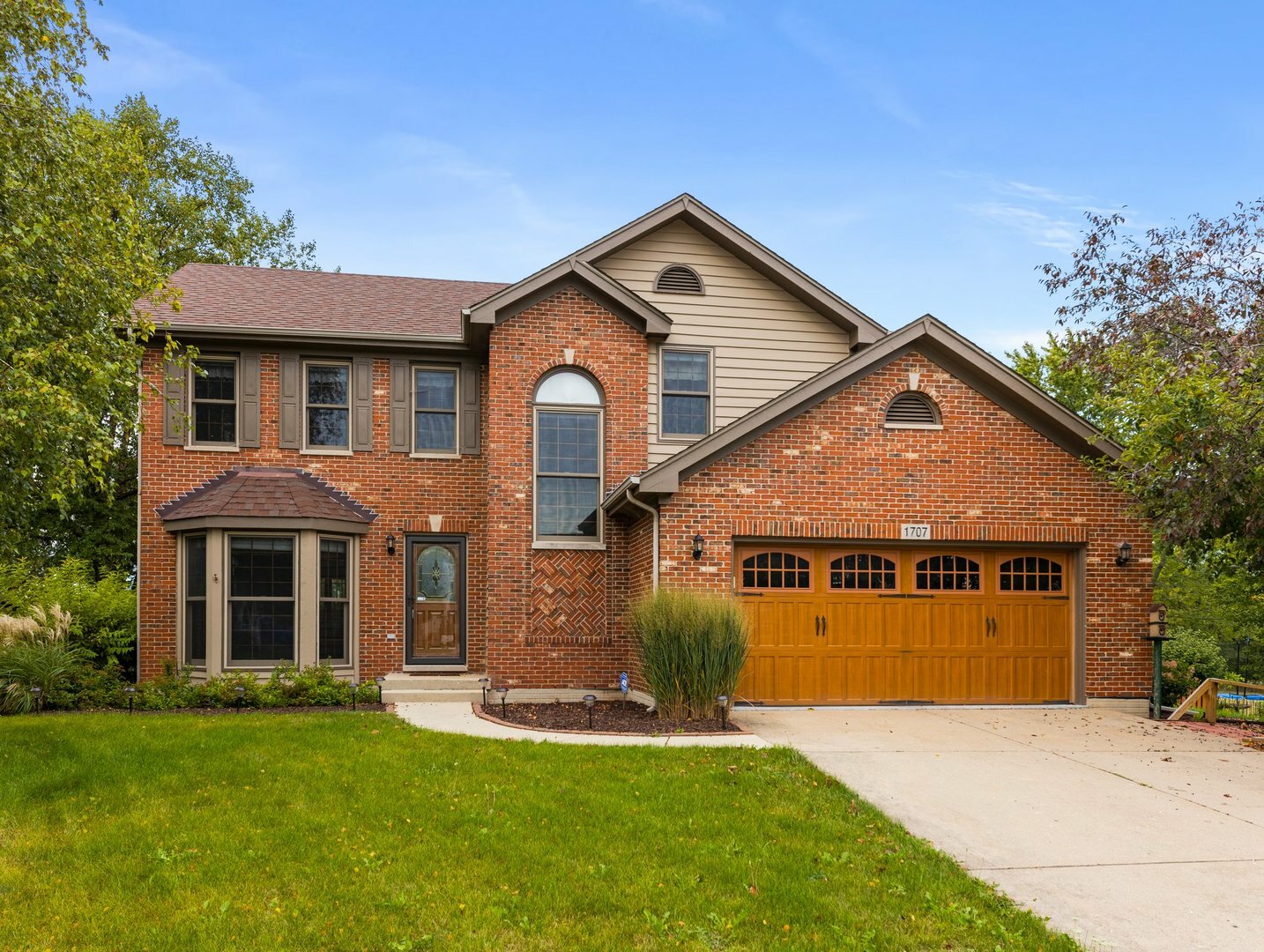 Property Photo:  1707 Cottonwood Court  IL 60560 