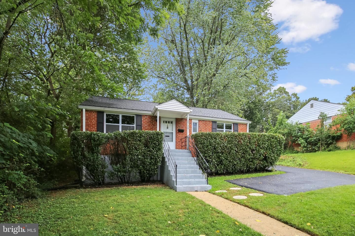 Property Photo: 2728 Woodley Place VA 22046