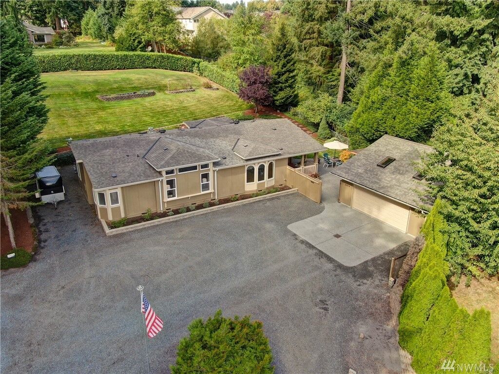 Property Photo: 15004 Cascadian Wy WA 98087