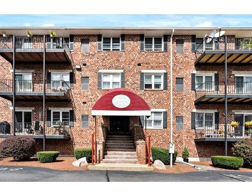 Property Photo:  14 Dallas Dr 104  MA 01826 