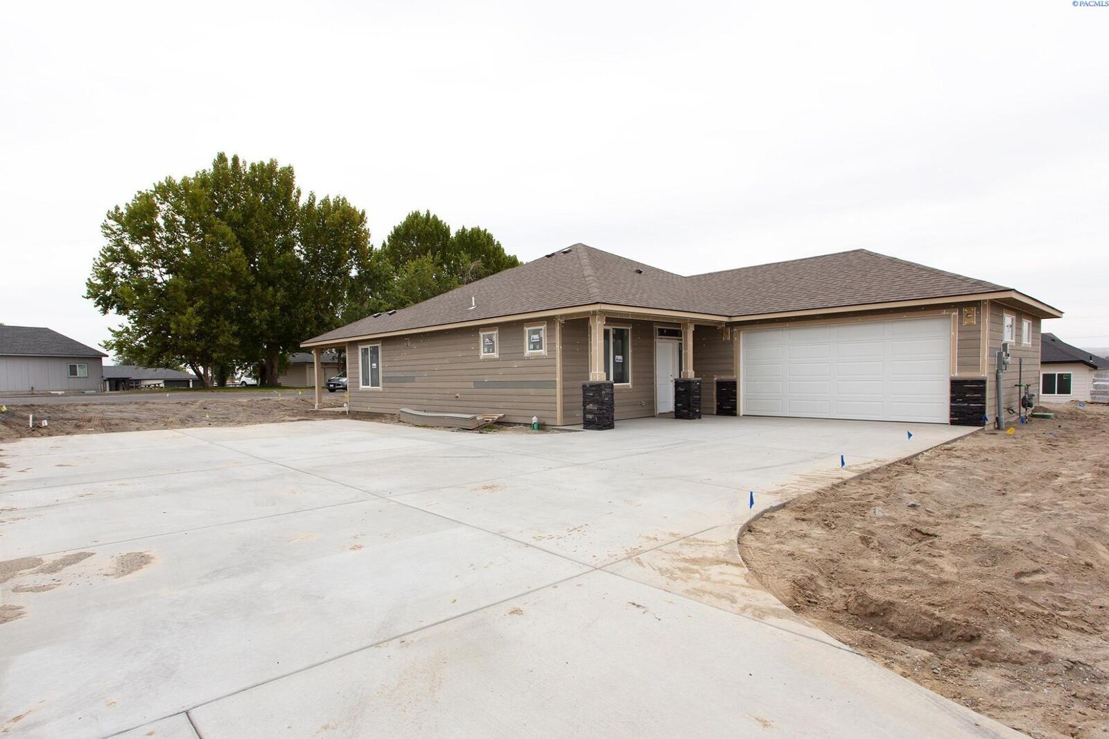 Property Photo:  3207 Indigo Ln  WA 99301 