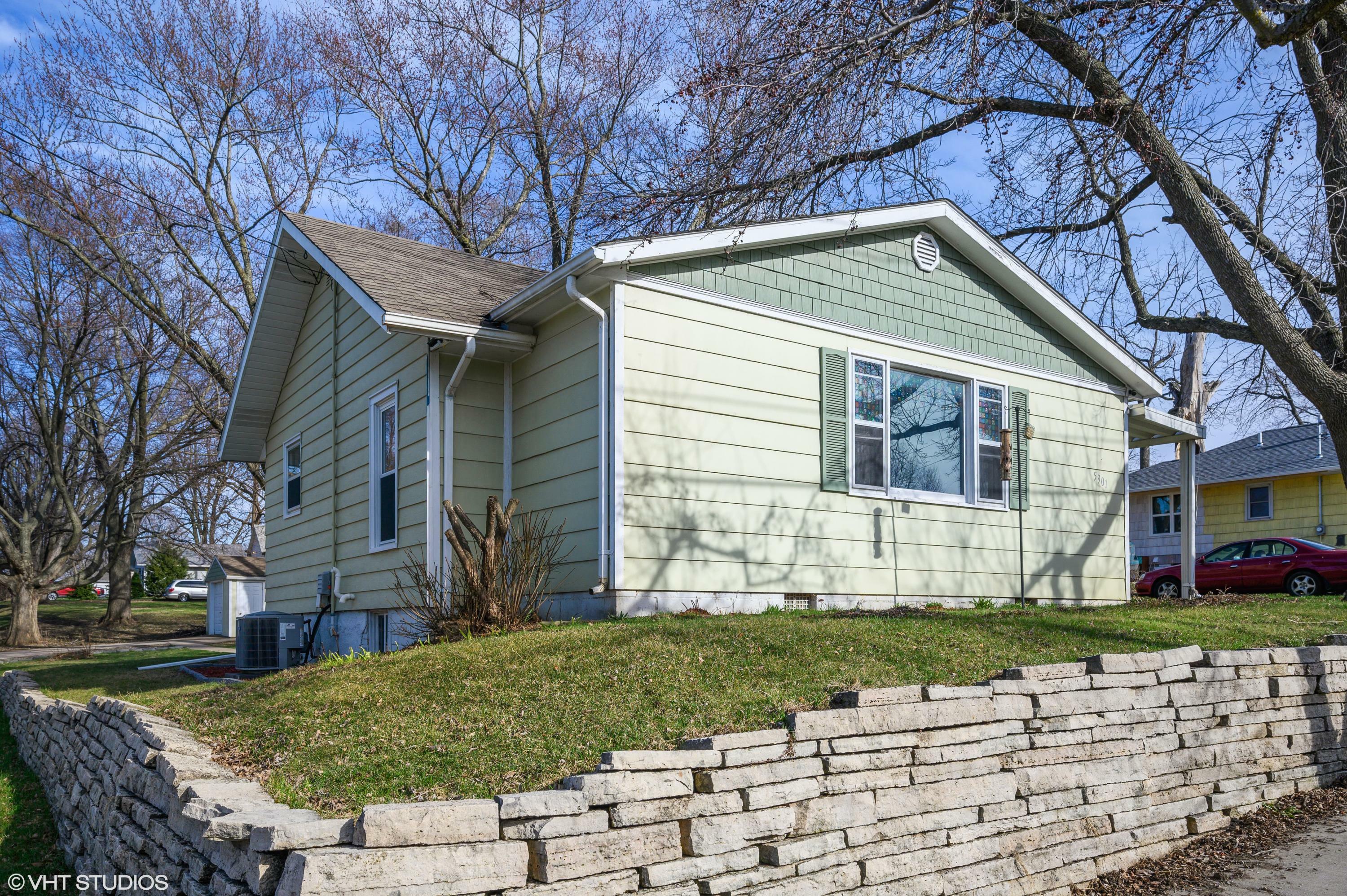 Property Photo:  5901 South Union Street  IA 50315 