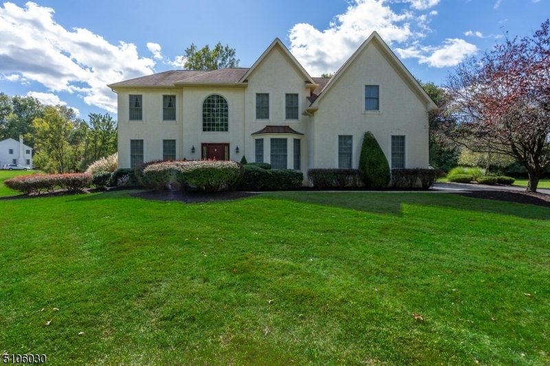 Property Photo:  5 Chimney Hill Drive  NJ 08530 