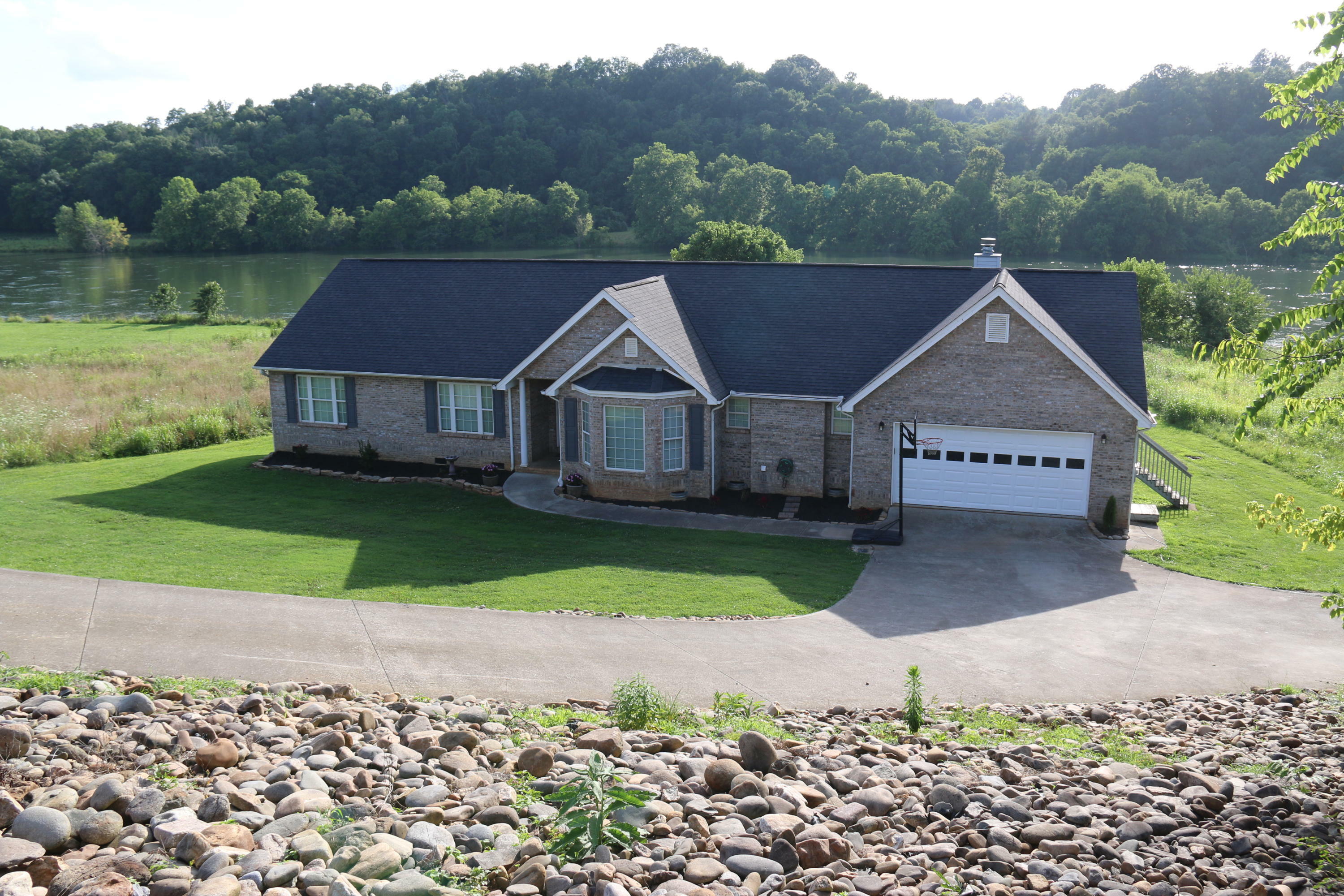 Property Photo:  2816 Luther Catlett Circle  TN 37876 