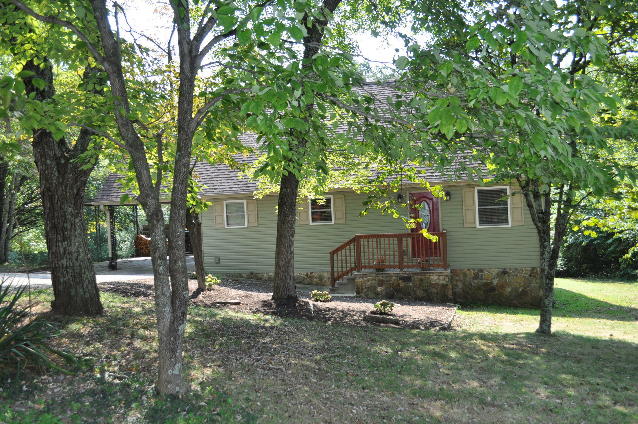 Property Photo:  214 Walker Ave  TN 37854 