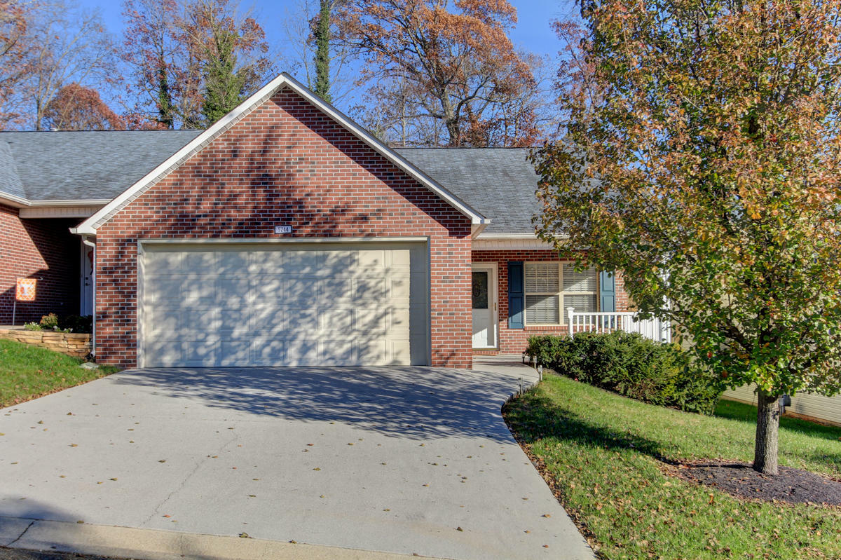 Property Photo:  5244 Avery Woods Lane  TN 37921 