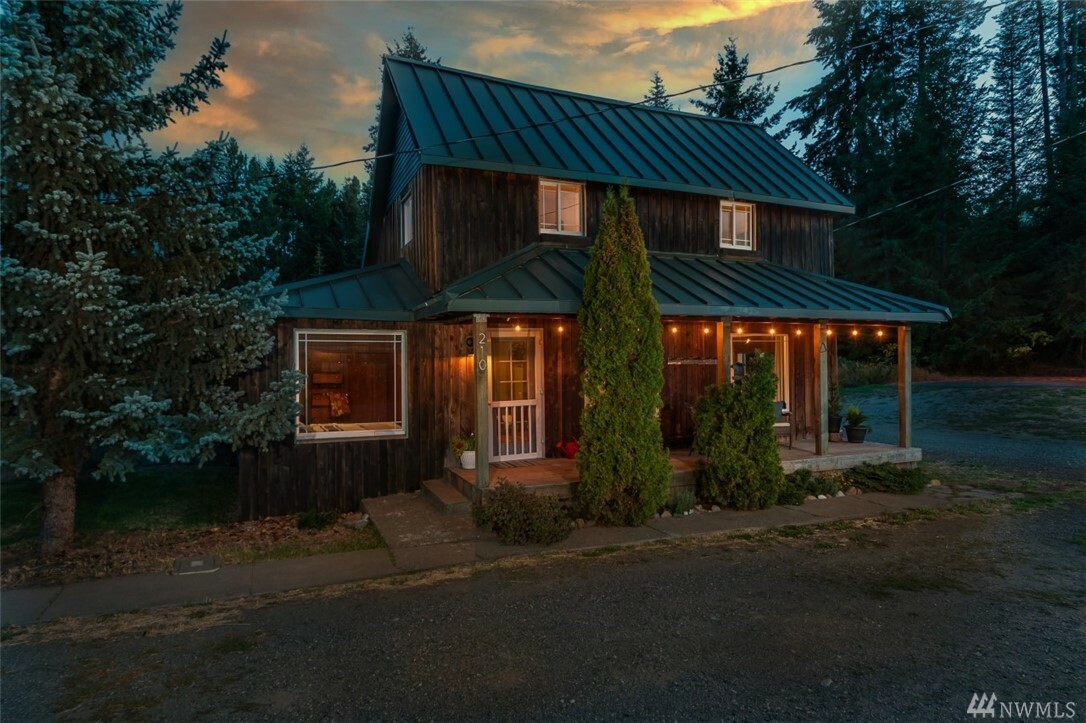 Property Photo: 210 W Washington Ave WA 98941