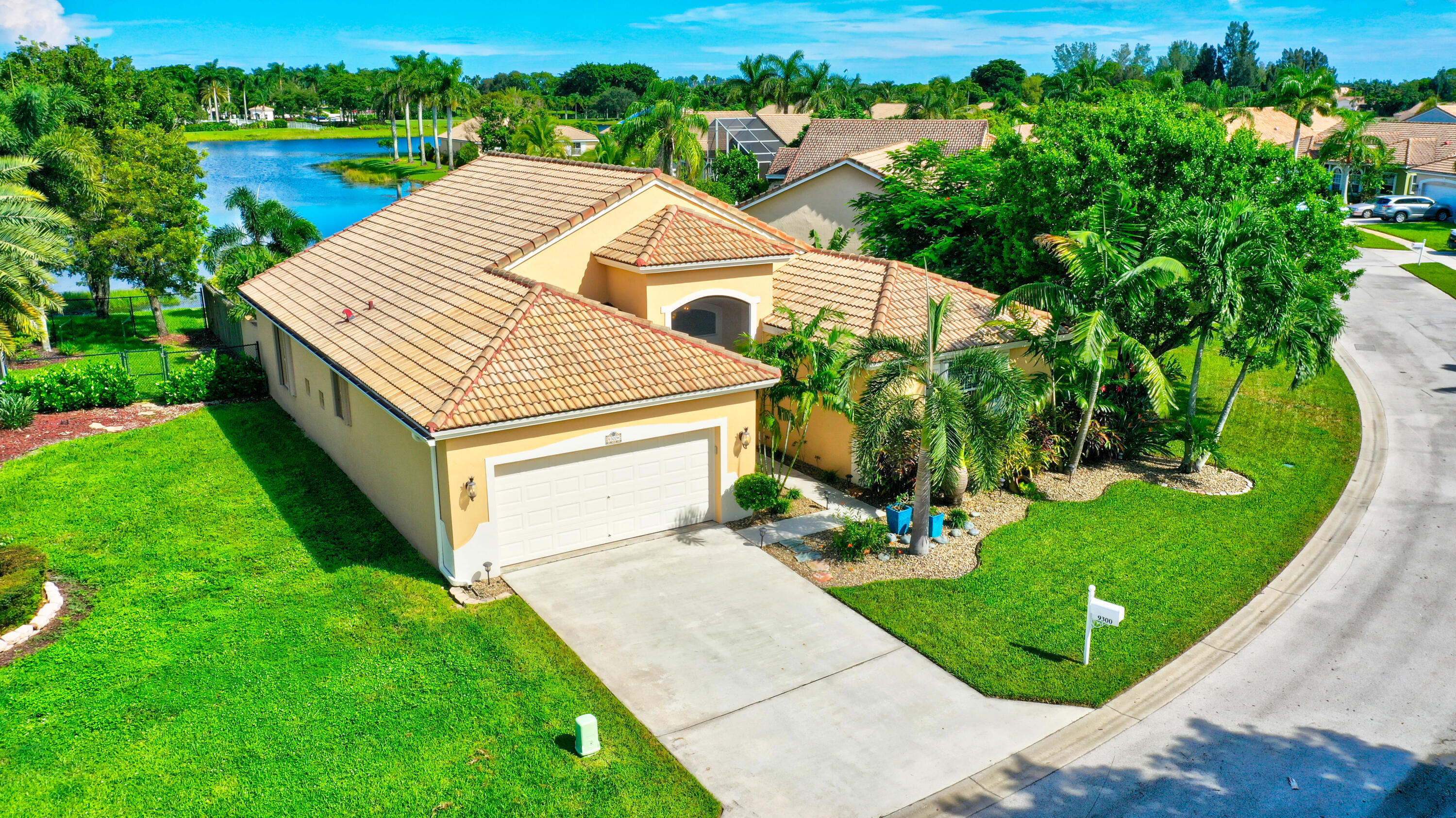 Property Photo: 9300 Cove Point Circle FL 33472