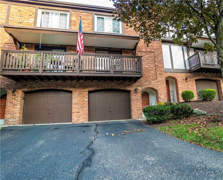 Property Photo:  227 Woodbridge Ct  PA 15237 