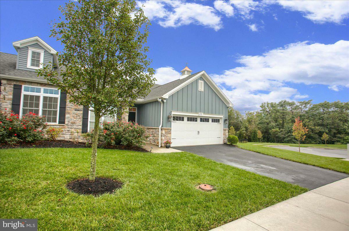 Property Photo:  6250 Rivendale Court  PA 17050 