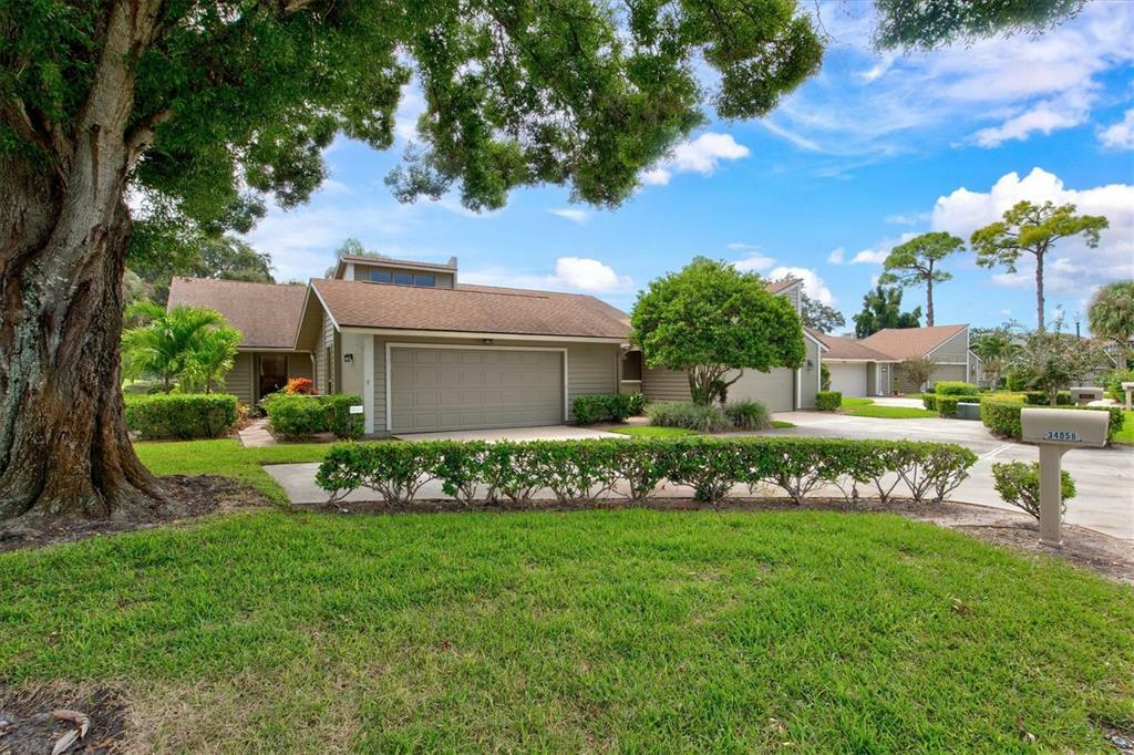 Property Photo: 3405 Avenida Madera B FL 34210