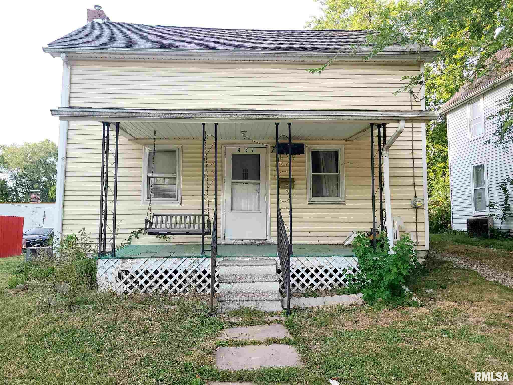 Property Photo:  431 W Locust  IL 61520 