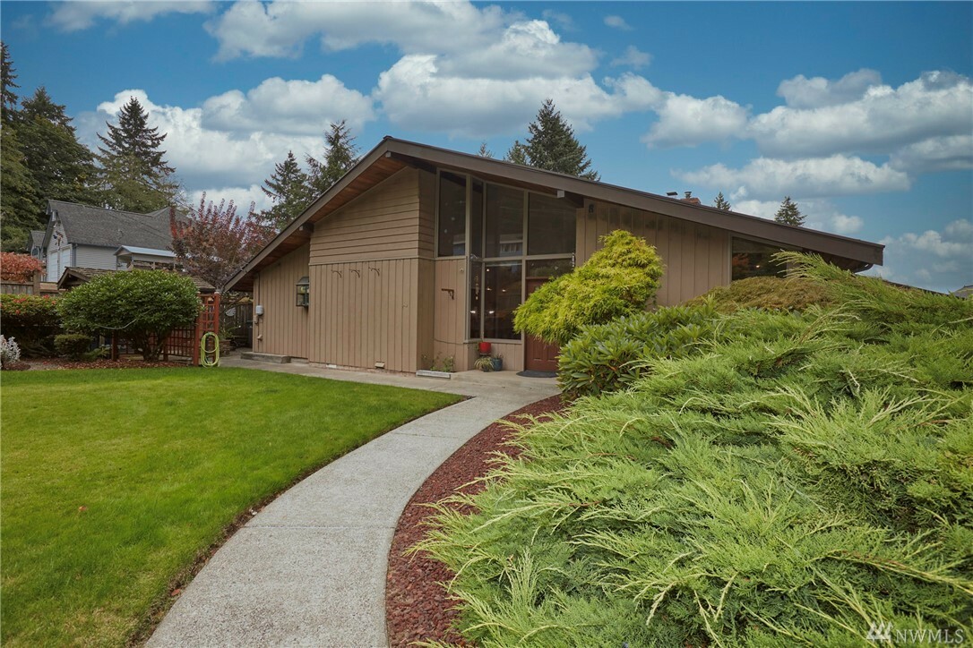 Property Photo:  495 NE Vena St  WA 98311 