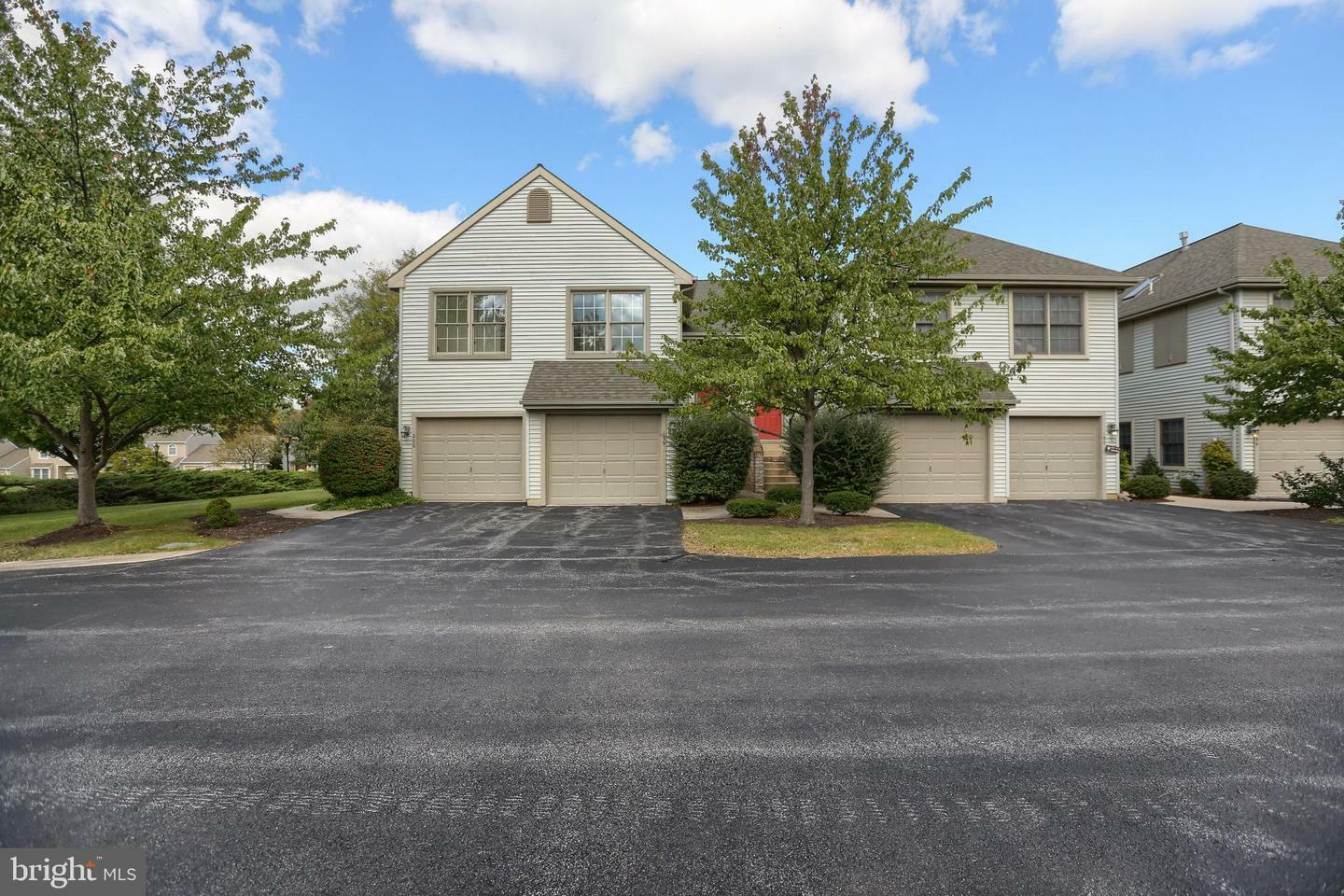 Property Photo:  199 Crescent Drive  PA 17033 