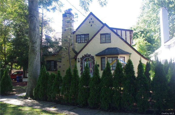 190 Hutchinson Boulevard  Mount Vernon NY 10552 photo