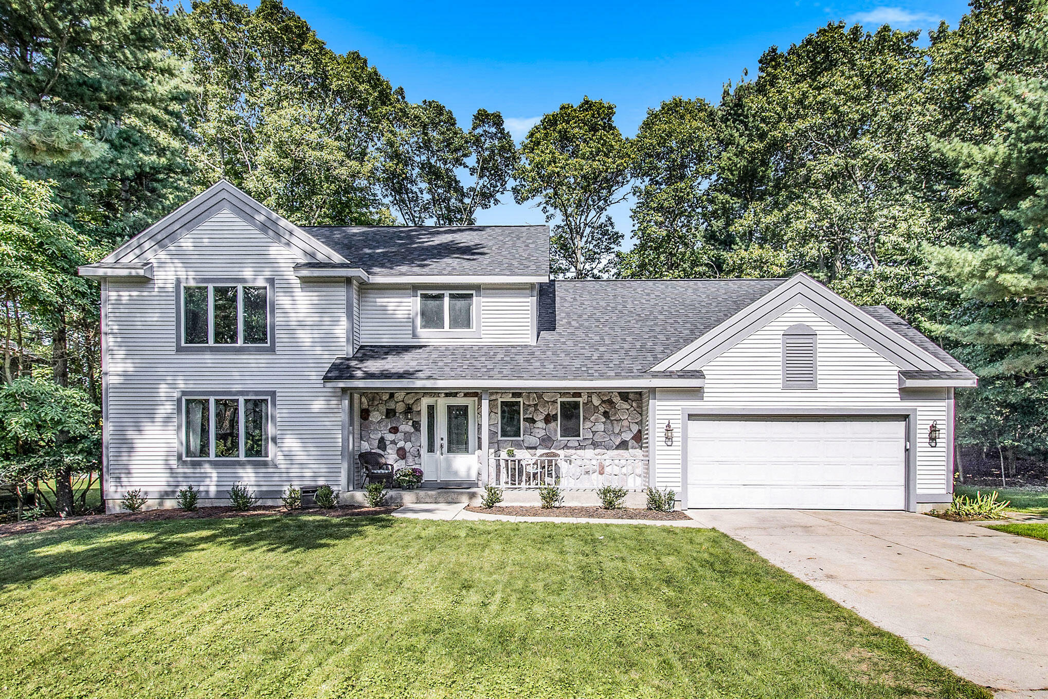 Property Photo:  2124 Forest View Drive  MI 49441 