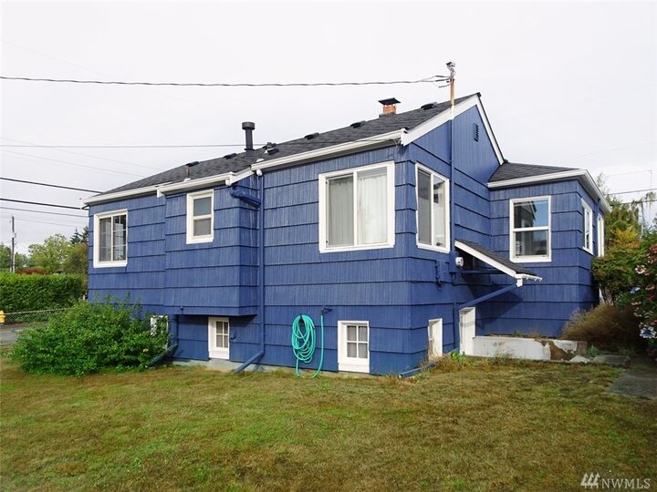 Property Photo: 4103 SW 100th St WA 98146