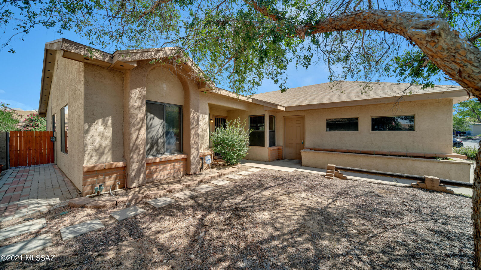 Property Photo:  5180 W Malachite Place  AZ 85742 