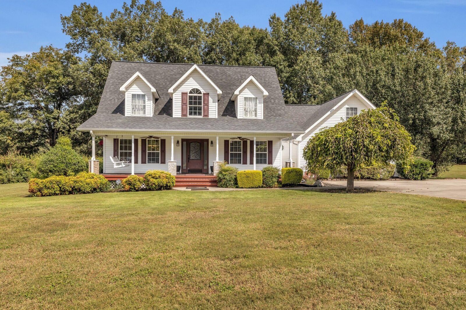 Property Photo: 186 Castle Drive TN 37347