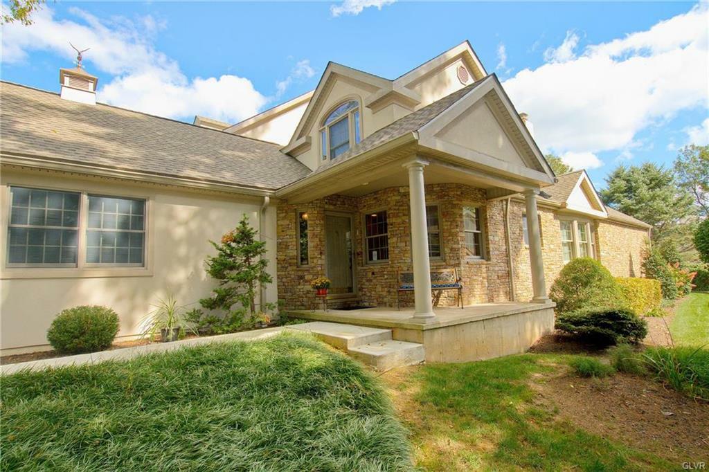 Property Photo:  1010 Stonestack Drive  PA 18015 