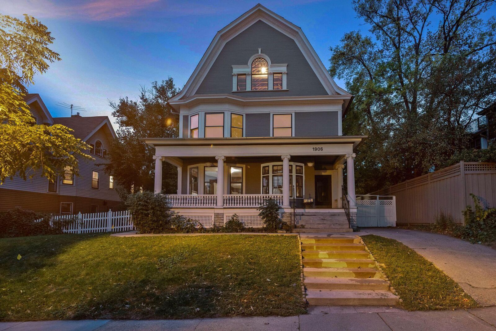 Property Photo:  1906 Emerson Avenue S  MN 55403 