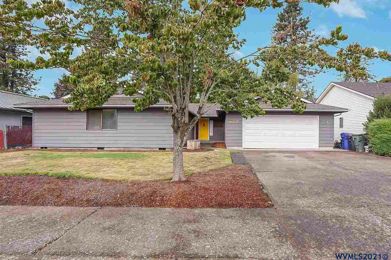 Property Photo: 987 Munkers Ct SE OR 97317
