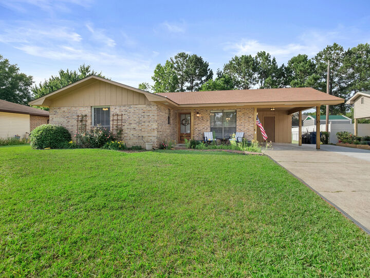 802 Stanton Rd  New Llano LA 71461 photo