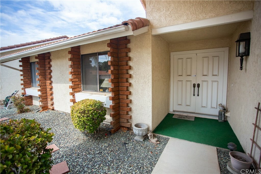 Property Photo:  2186 Redwood Drive  CA 92545 