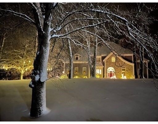 Property Photo:  19 Wenlock Cir  MA 02356 
