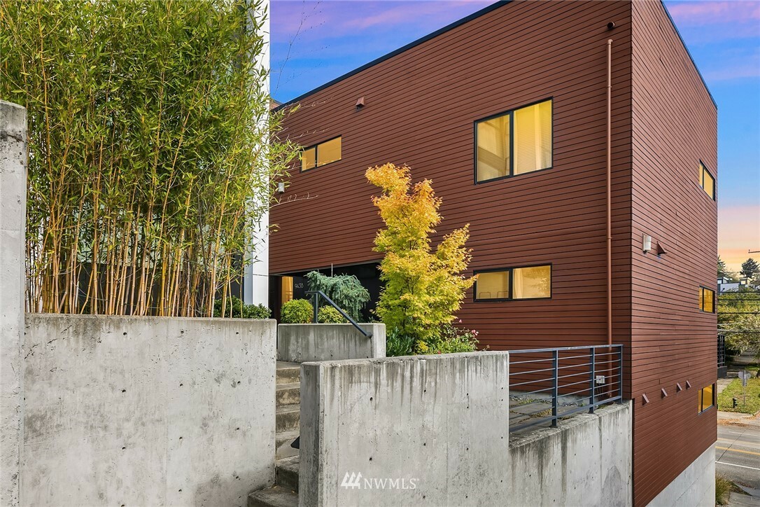 Property Photo: 943 Martin Luther King Jr Way S B WA 98144