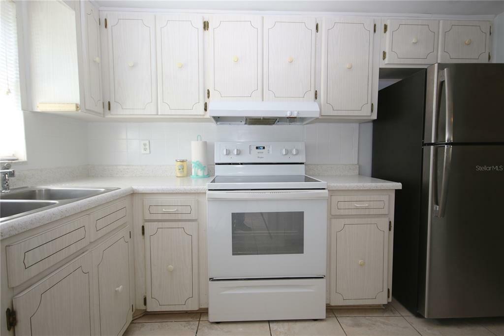 Property Photo:  1672 S Lake Avenue 5  FL 33756 