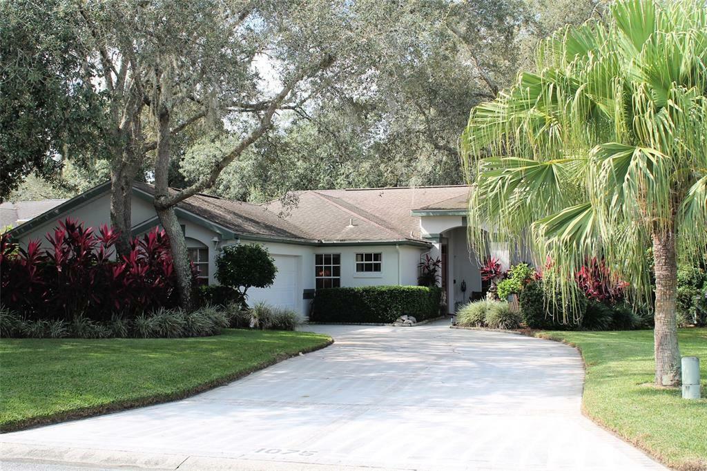 Property Photo: 1075 Tequesta Trail FL 33898