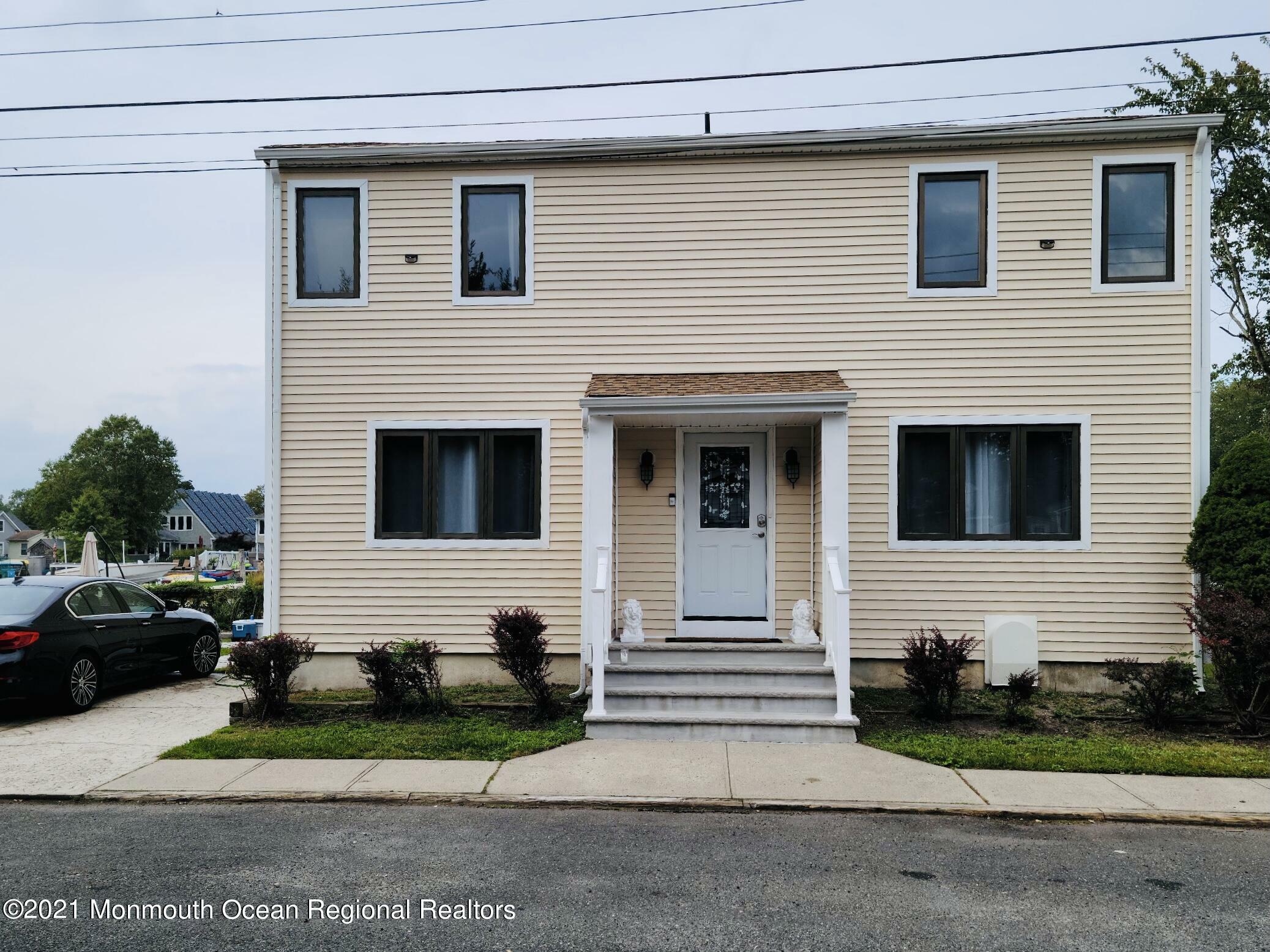 Property Photo:  866 Glenwood Place  NJ 08723 