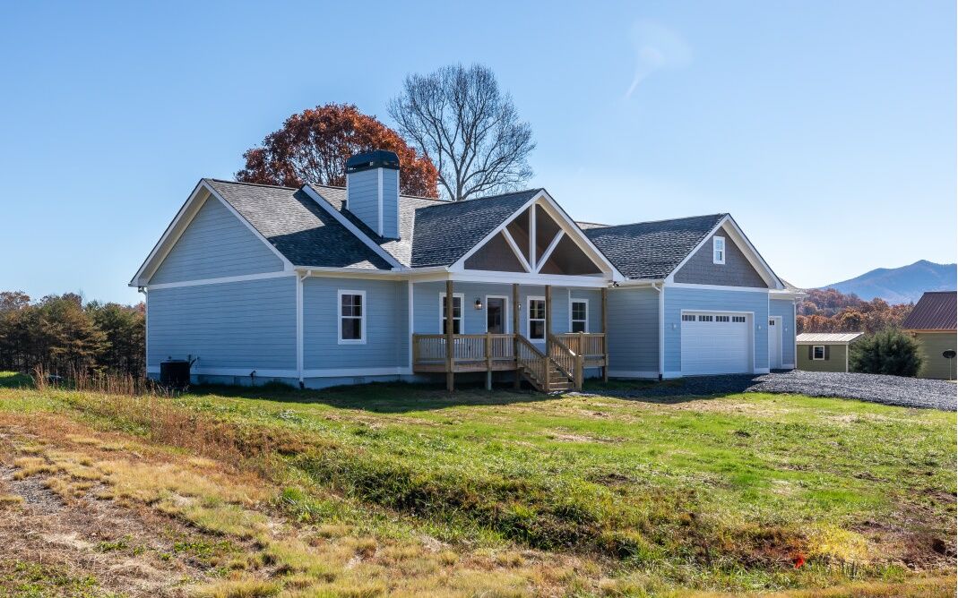 Property Photo:  602 New Forest Road  GA 30582 